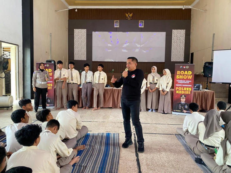 Polres Kediri Gelar Roadshow “Generasi Emas Produktif Tanpa Narkoba