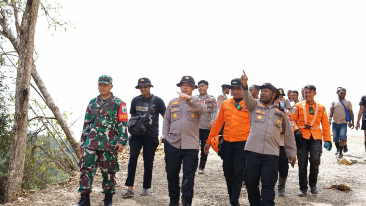 Hari Ke-5 Penanganan Banjir Bandang, Karo Ops Polda Papua Barat Tinjau Lokasi Bencana di Pegunungan Arfak