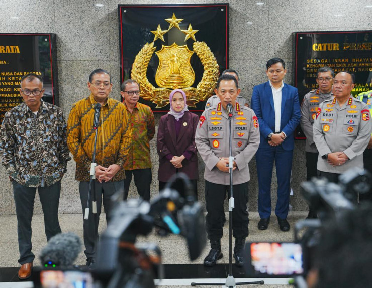 Tim Trauma Healing Ops Aman Nusa II Tinjau Posko Pengungsian di Kota Padang