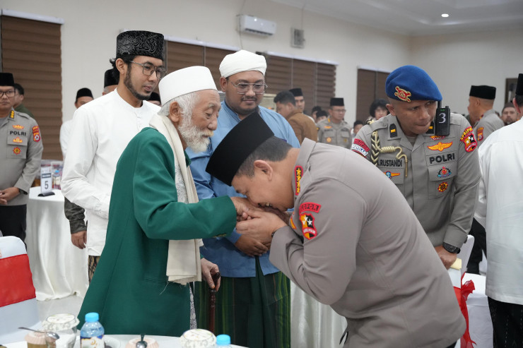 Pererat Silaturahmi, Kapolri Buka Puasa Bersama Tokoh Ulama dan Elemen Masyarakat Banten
